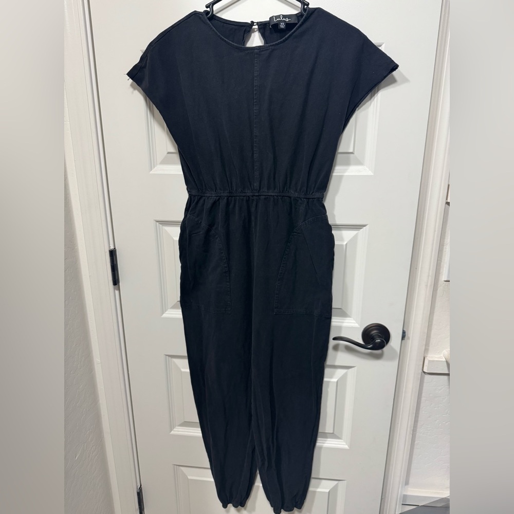 Lulus Classic Black Jumpsuit Size XS